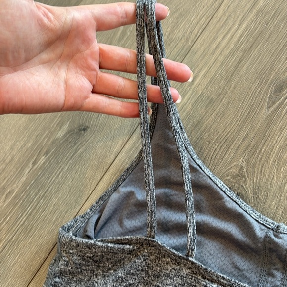 Vuori Halo Performance Crop Heathered Gray Size Large Tank Athletic - Picture 4 of 9